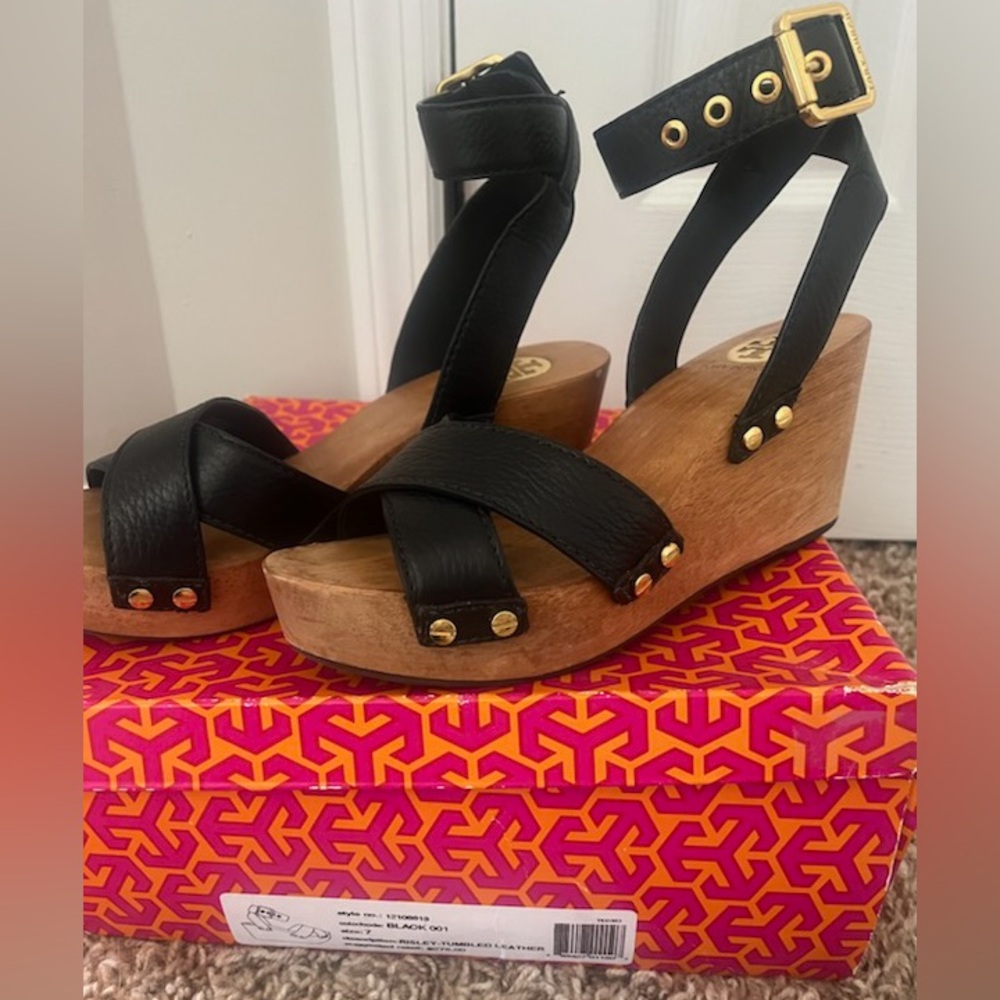 Tory Burch wood wedge sandal heels in black leather with gold detail EUC size 7